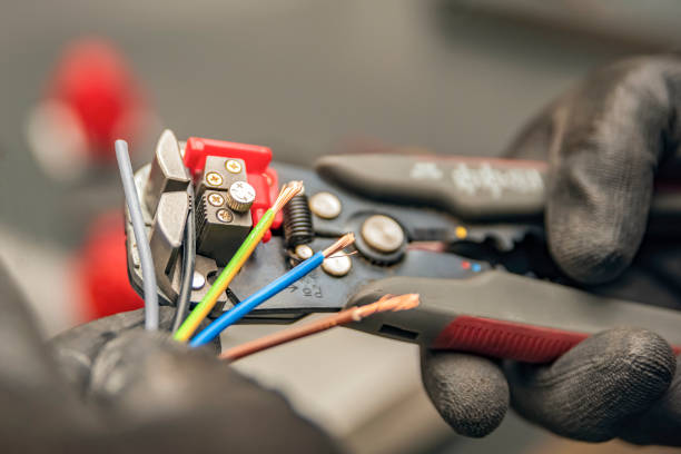 Best Affordable Emergency Electrician  in Albany, TX